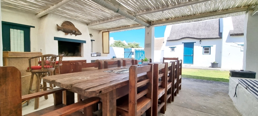 4 Bedroom Property for Sale in Struisbaai Western Cape